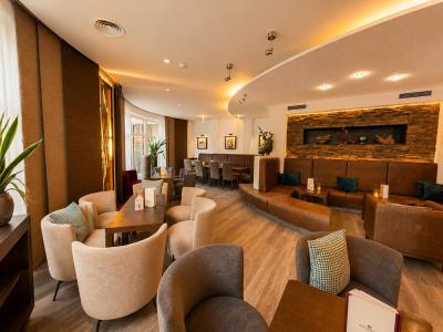 Hotel Latini - Uno Bar with Lounge