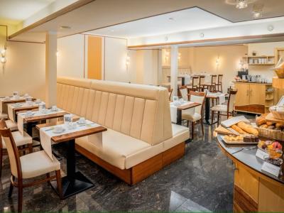 Hotel Spitzberg breakfast room
