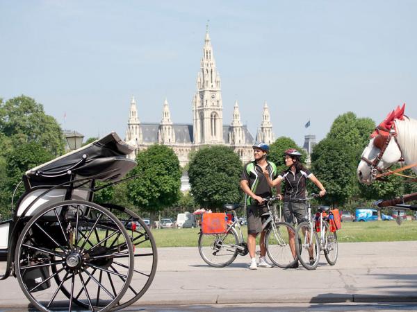 Vienna - heroes square and city hall